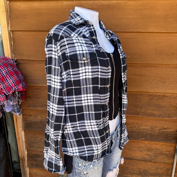 Jachs Girlfriend Bea Black Plaid Flannel Snap Button Up Shirt Size S - Picture 8 of 10